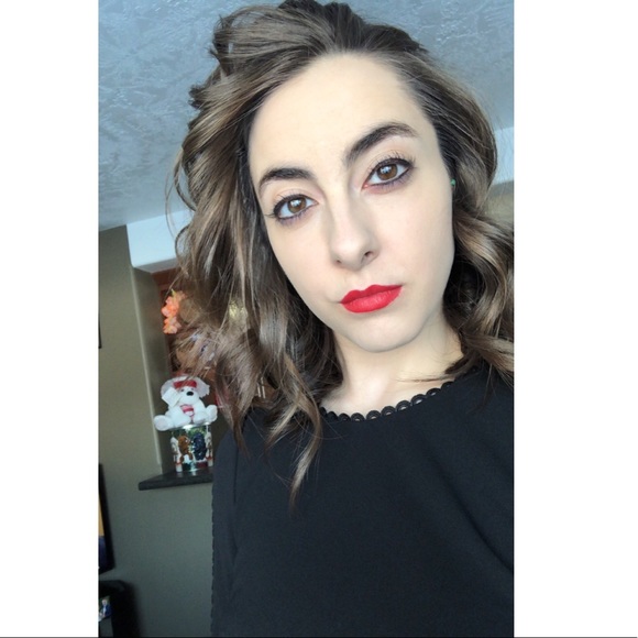 Meet your Posher, Haley - Picture 2 of 4